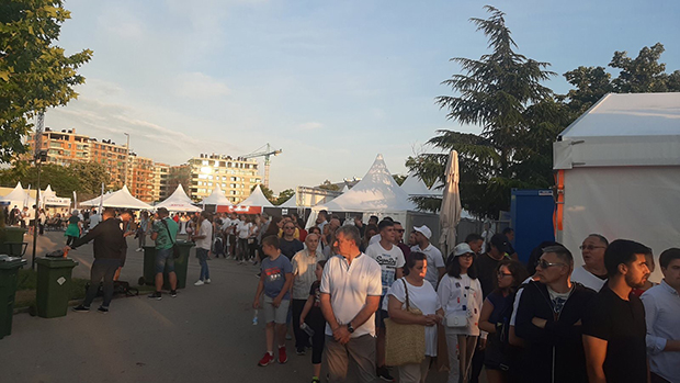 Огромно интересовање за тенис на Дорћолу: Велике гужве, навијачи једва чекају да гледају звезде (ВИДЕО)